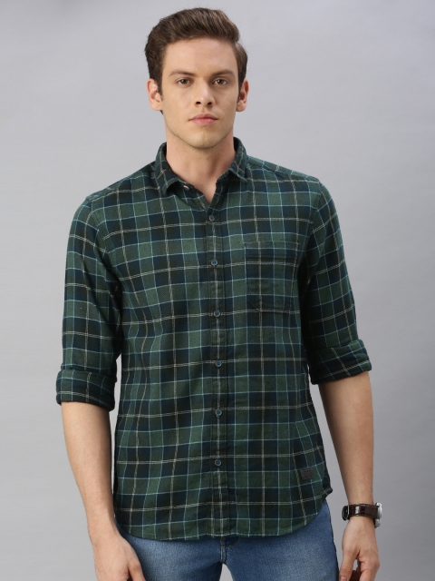 

Wrangler Men Green & Navy Blue Regular Fit Checked Casual Cotton Shirt