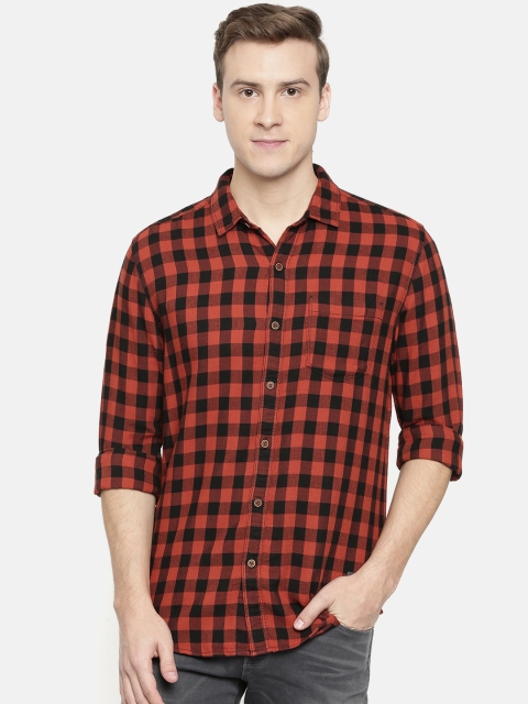 

Wrangler Men Red & Black Slim Fit Checked Casual Shirt