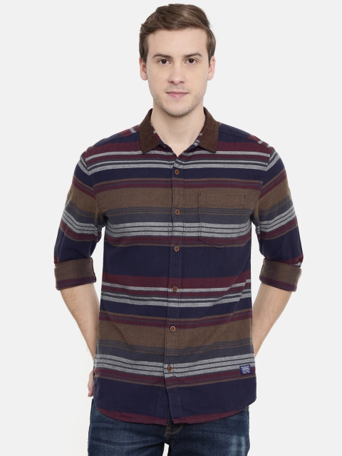 

Wrangler Men Navy Blue & Burgundy Regular Fit Striped Casual Shirt