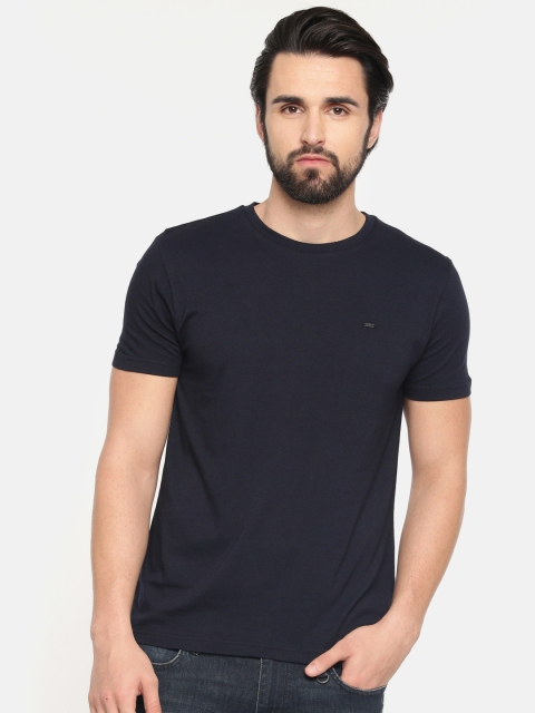 

Lee Men Navy Blue Solid Round Neck T-shirt