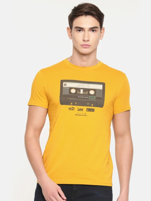 

Lee Men Mustard Printed Round Neck T-shirt
