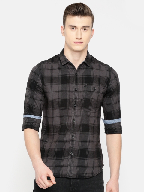 

Lee Men Grey & Black Slim Fit Checked Casual Shirt