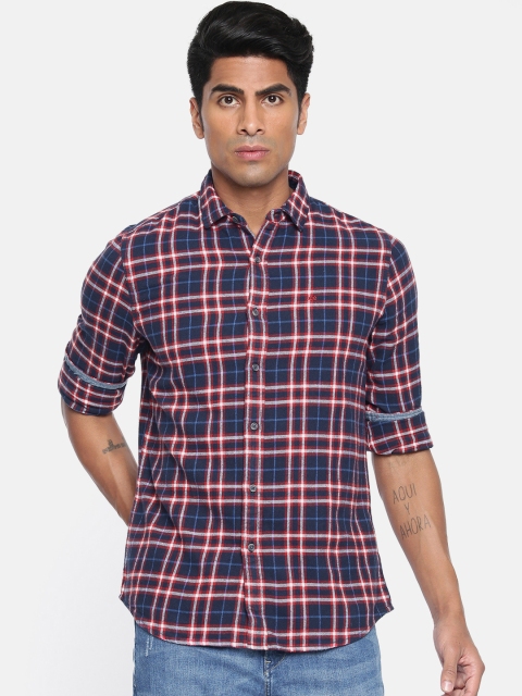 

Lee Men Red & Navy Blue Slim Fit Checked Casual Shirt