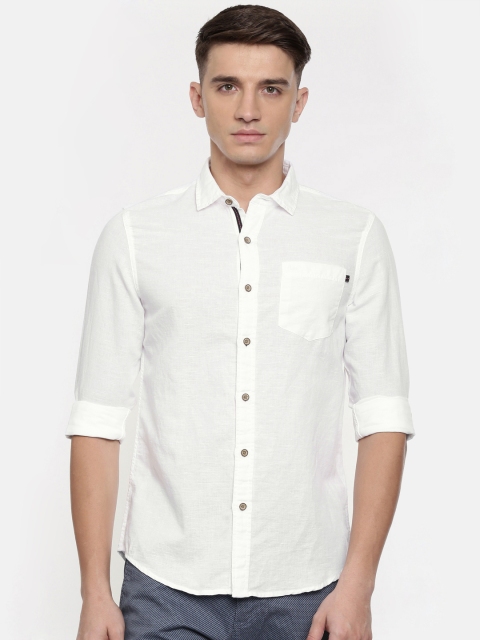 

Lee Men White Slim Fit Solid Casual Shirt