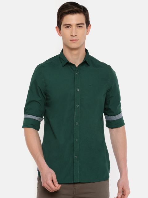 

Lee Men Green Slim Fit Solid Casual Shirt