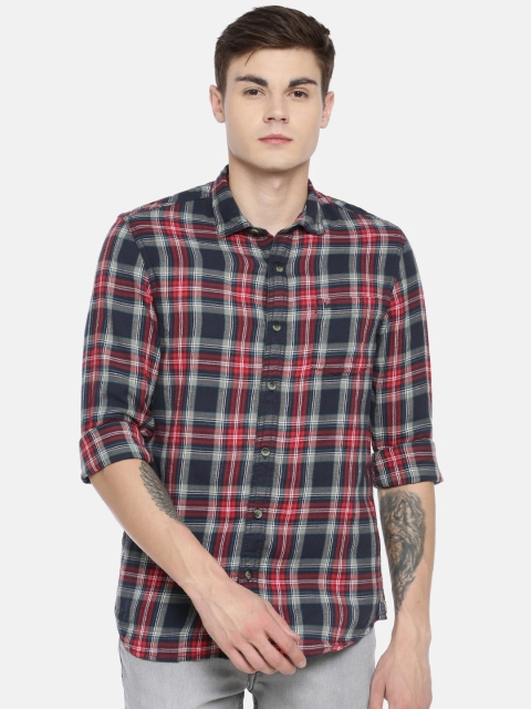 

Lee Men Grey & Red Checked Slim Fit Casual Shirt