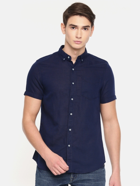 

Lee Men Navy Blue Slim Fit Solid Casual Shirt