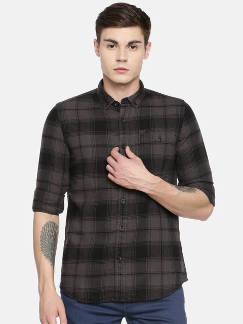 

Lee Men Black & Charcoal Grey Slim Fit Checked Casual Shirt