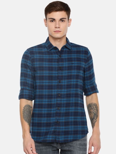 

Lee Men Blue Slim Fit Checked Casual Shirt