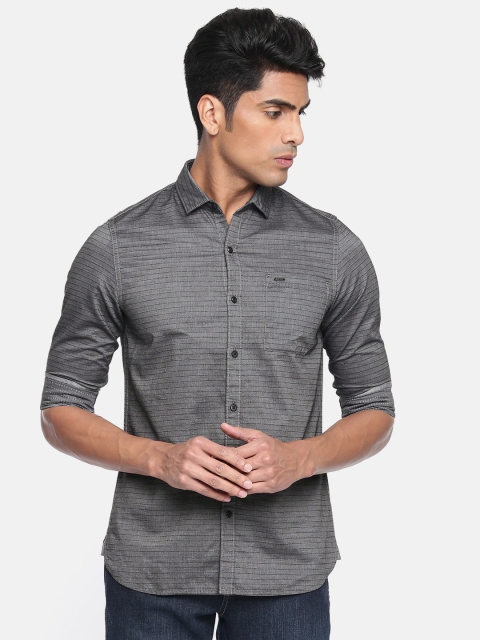

Lee Men Charcoal Grey Slim Fit Self Design Casual Shirt