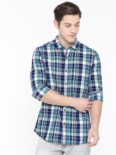 

Lee Men Navy Blue & Sea Green Slim Fit Checked Casual Shirt