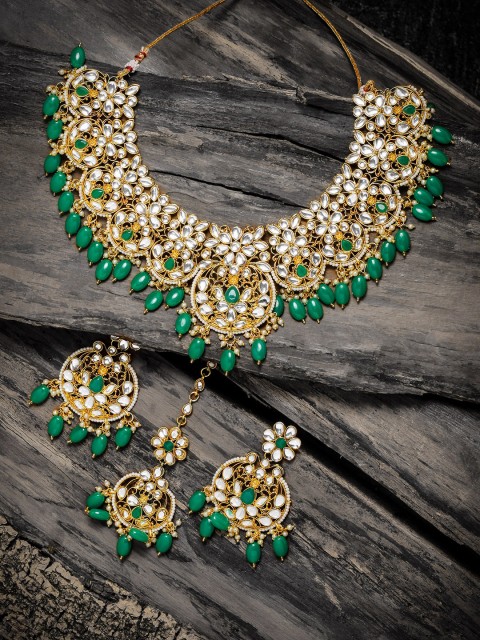 

Zaveri Pearls Green Gold-Plated Kundan & Beads Studded Jewellery Set