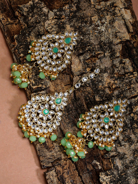 

Zaveri Pearls Gold-Toned & Green Kundan Earring And Maang Tika Set