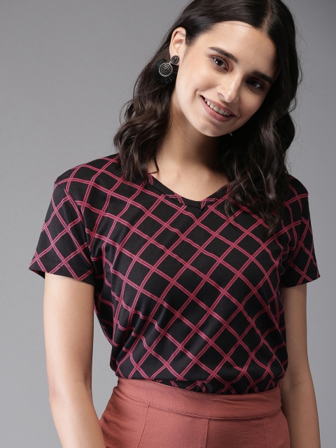 

HERE&NOW Women Black & Pink Checked V-Neck T-shirt