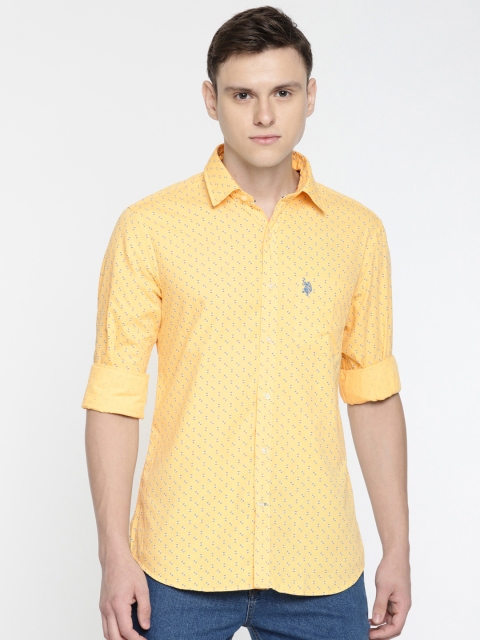 

U.S. Polo Assn. Men Yellow & Navy Blue Tailored Fit Printed Casual Shirt