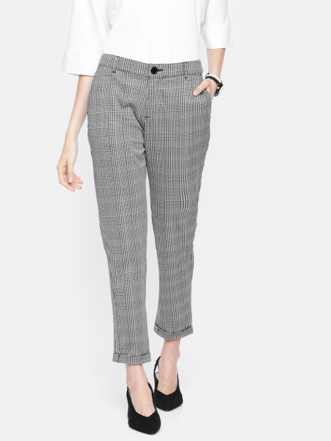 

Ms.Taken Women Black & White Regular Fit Checked Regular Cropped Trousers