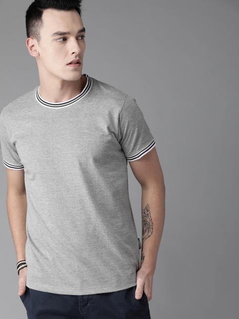 

Roadster Men Grey Melange Solid Round Neck T-shirt