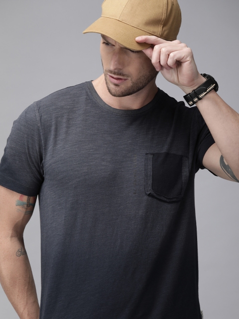 

The Roadster Lifestyle Co Men Navy Blue Dyed Round Neck Pure Cotton T-shirt