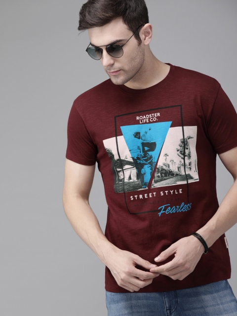 

Roadster Men Burgundy Printed Round Neck T-shirt