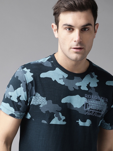 

Roadster Men Blue Camouflage Print Round Neck T-shirt