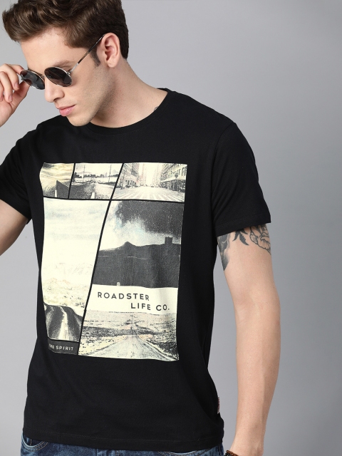 

Roadster Men Black Printed Round Neck T-shirt