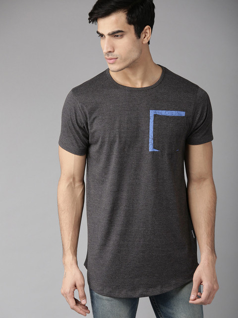 

Roadster Men Charcoal Grey Solid Round Neck Longline T-shirt