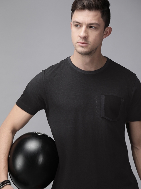 

Roadster Men Charcoal Grey Solid Round Neck T-shirt