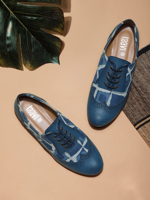 

Taavi Women Blue Printed Indigo Oxfords