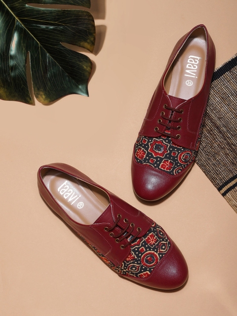 

Taavi Women Maroon Printed Ajrak Derbys