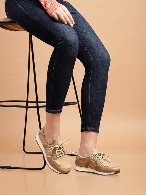 

DressBerry Women Brown & Nude Pink Sneakers