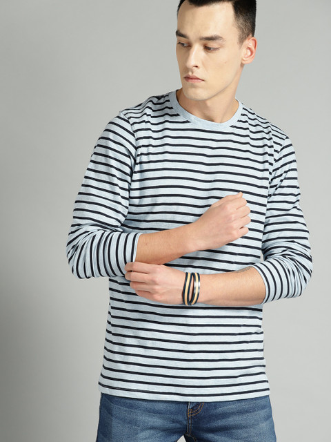 

Roadster Men Blue Striped Round Neck T-shirt