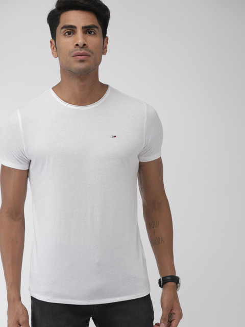 

Tommy Hilfiger Men White Solid Slim Fit Round Neck T-shirt