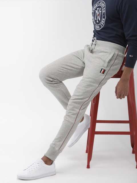 

Tommy Hilfiger Men Grey Melange Solid Joggers