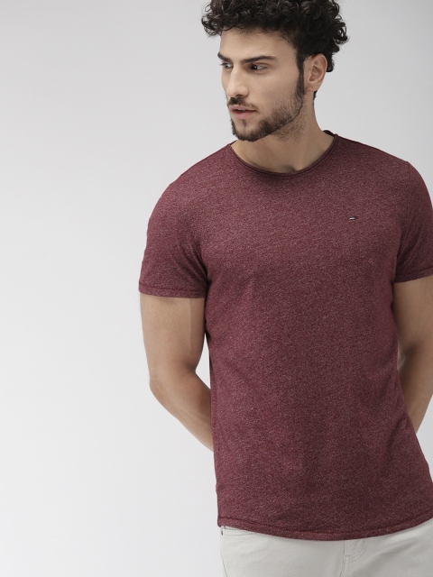 

Tommy Hilfiger Men Maroon Solid Round Neck T-shirt