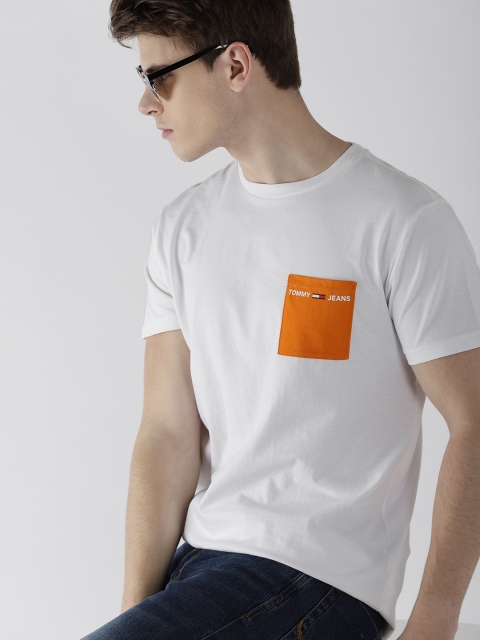 

Tommy Hilfiger Men White Solid Round Neck T-shirt