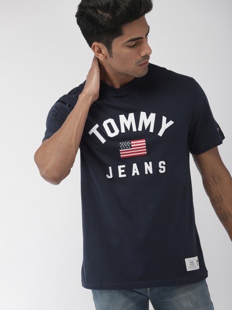 

Tommy Hilfiger Men Navy Blue & White Self Design Round Neck T-shirt
