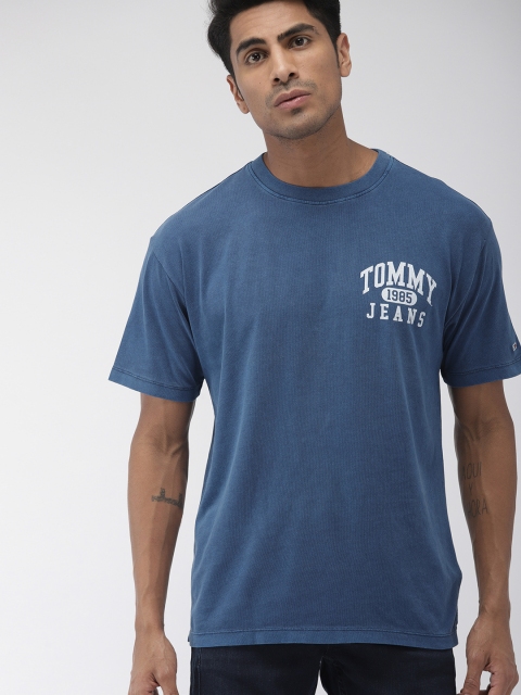 

Tommy Hilfiger Men Navy Blue Solid Round Neck T-shirt