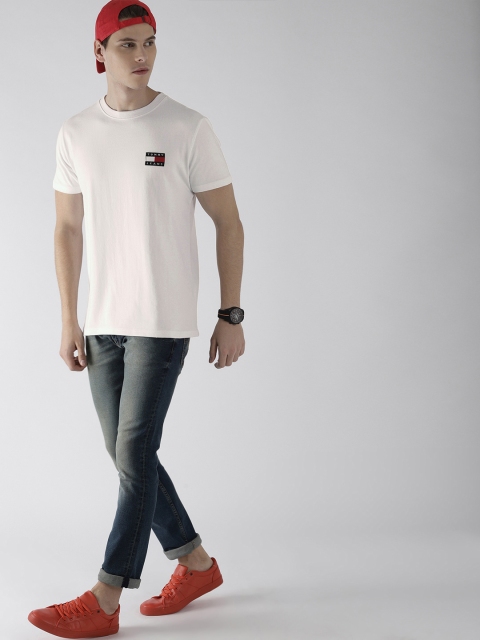 

Tommy Hilfiger Men White Solid Round Neck T-shirt