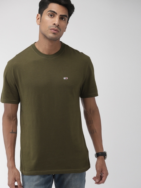 

Tommy Hilfiger Men Olive Green Solid Round Neck Pure Cotton T-shirt