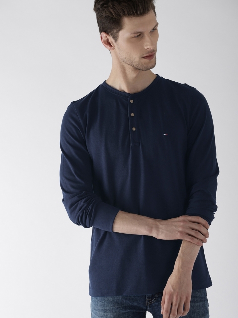 

Tommy Hilfiger Men Navy Blue Solid Henley Neck T-shirt