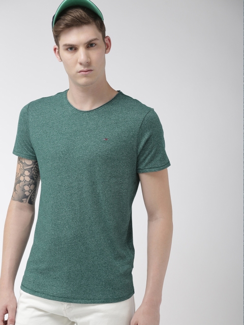 

Tommy Hilfiger Men Green Solid Slim Fit Round Neck T-shirt