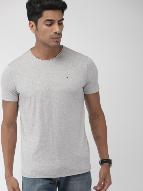 

Tommy Hilfiger Men Grey Solid Slim Fit Round Neck T-shirt