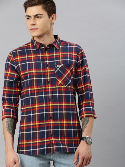 

Tommy Hilfiger Men Navy Blue & White Regular Fit Checked Casual Shirt