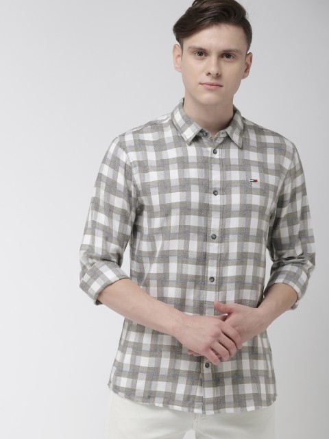 

Tommy Hilfiger Men Olive Green & White Regular Fit Checked Casual Shirt