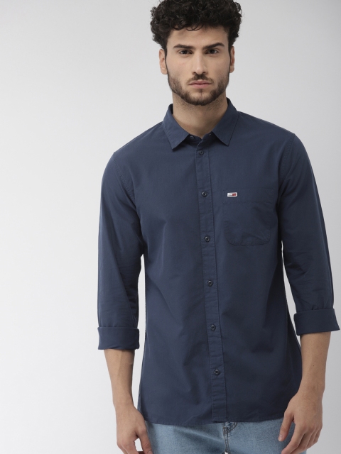 

Tommy Hilfiger Men Navy Blue Regular Fit Solid Casual Shirt