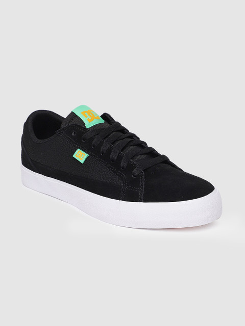 

DC Men Black Lynnfield Suede Sneakers