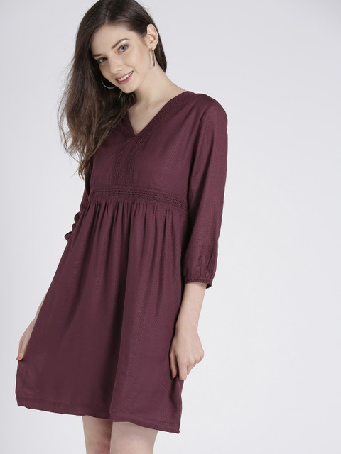 

GAP Women's Lace Embroidered V-Neck Midi Dress, Burgundy