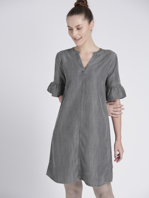 

GAP Women's Ruffle Sleeve V-Neck Dress, Grey