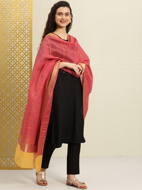 

House of Pataudi Pink & Gold-Coloured Striped Dupatta