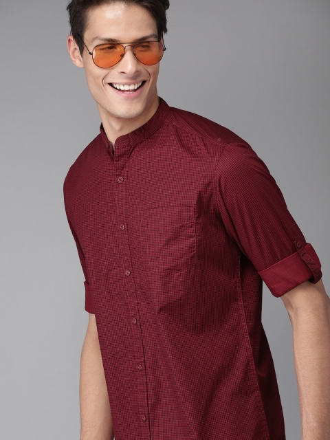 

HERE&NOW Men Maroon & Navy Blue Slim Fit Checked Casual Shirt